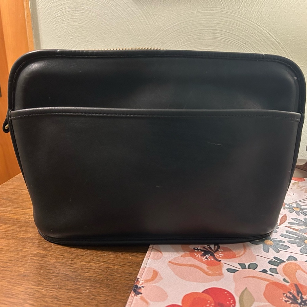 Vintage Coach black leather Swagger purse
